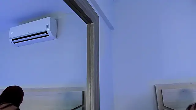 ZoeMorris online show from 10/15/25, 11:32