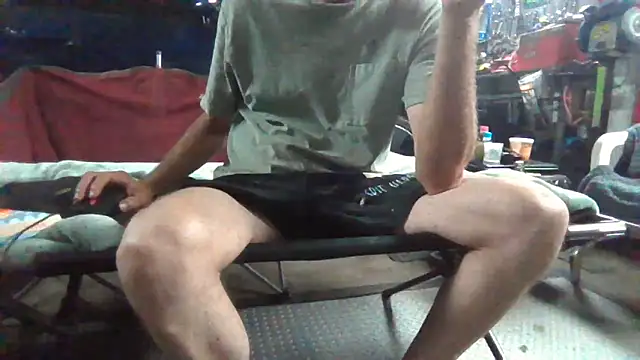 Lovyourpuss online show from 02/11/26, 07:41