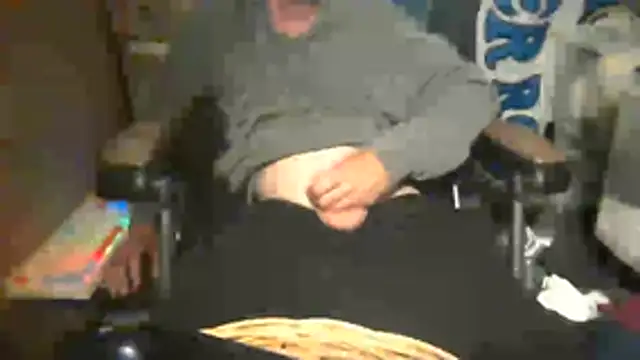 Lovyourpuss online show from 06/14/26, 08:33