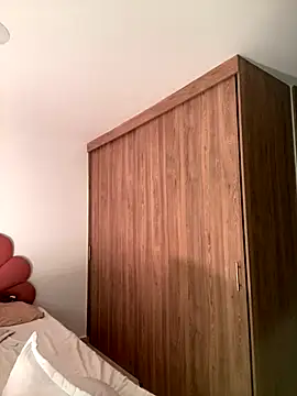 alissradiante1 online show from 10/09/25, 12:19