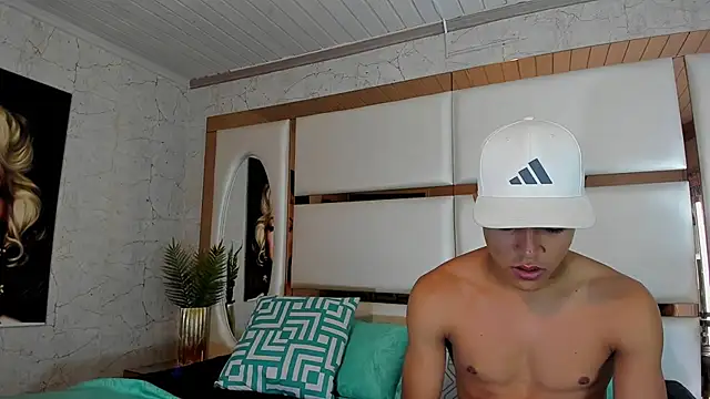 Snapshot of Charlot_Jeremy69 chatting on 03/22/25, 10:48 Charlot Jeremy69 online show from 03/22/25, 10:48