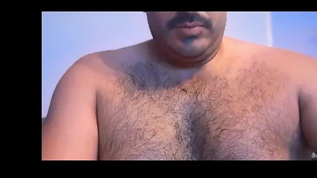 Snapshot of CloudyMuscleBeefy chatting on 09/10/25, 02:11 CloudyMuscleBeefy online show from 09/10/25, 02:11