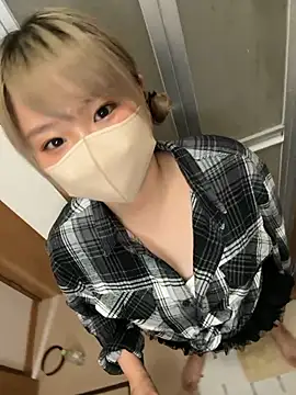Snapshot of awabi_awb chatting on 10/01/25, 01:06 awabi awb online show from 10/01/25, 01:06