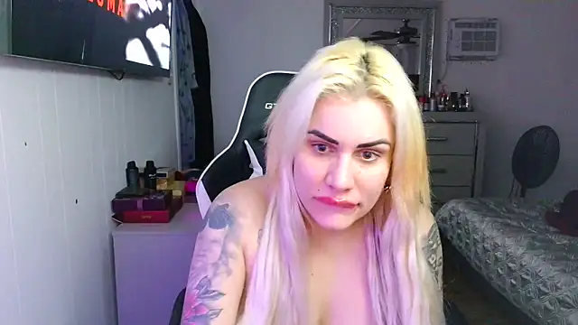 candycubanita online show from 12/22/25, 08:11