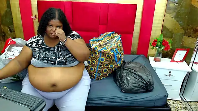 Snapshot of Exoticbigmandy chatting on 01/30/25, 08:21 Exoticbigmandy online show from 01/30/25, 08:21