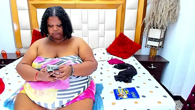 Snapshot of Exoticbigmandy chatting on 03/08/25, 05:33 Exoticbigmandy online show from 03/08/25, 05:33