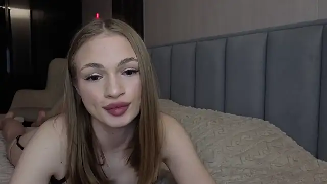 Snapshot of Pussyya777 chatting on 03/31/26, 11:43 Pussyya777 online show from 03/31/26, 11:43