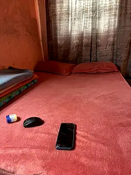 Snapshot of naughty_thick chatting on 09/21/25, 02:29 naughty thick online show from 09/21/25, 02:29