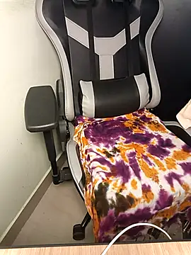 Isha Sax online show from 10/19/25, 07:09