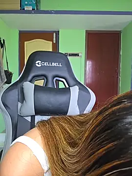 Isha Sax online show from 04/20/26, 07:00