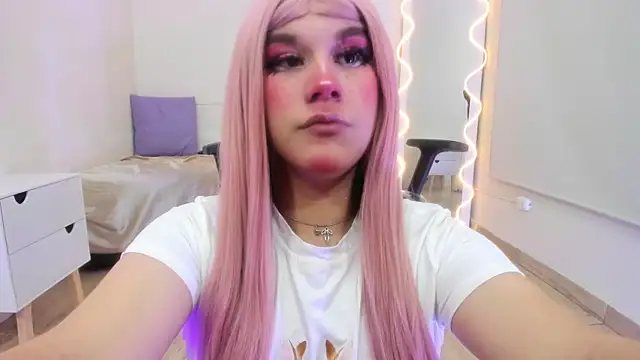 Snapshot of ocean_tay chatting on 10/25/25, 12:02 ocean tay online show from 10/25/25, 12:02