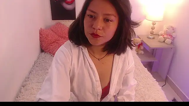 Snapshot of renataj chatting on 10/02/25, 01:40 renataj online show from 10/02/25, 01:40