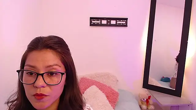 Snapshot of renataj chatting on 12/03/25, 11:36 renataj online show from 12/03/25, 11:36