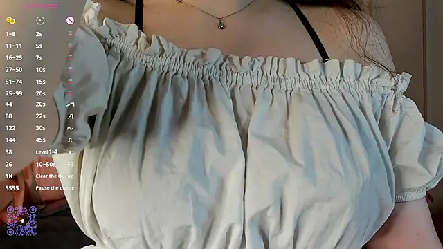 Snapshot of JulianaChapel chatting on 09/19/25, 08:05 JulianaChapel online show from 09/19/25, 08:05