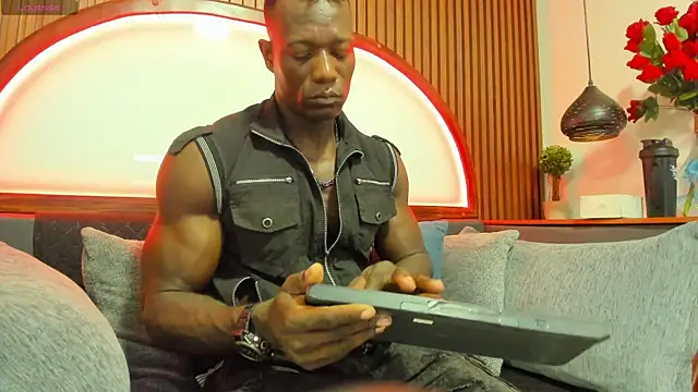 MarcusBlack  online show from 11/05/25, 09:31