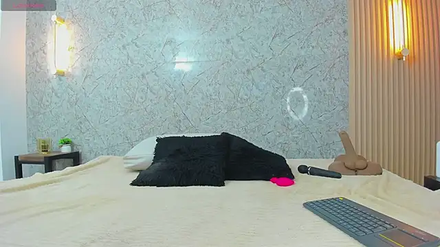 Antonella west online show from 04/22/26, 08:43