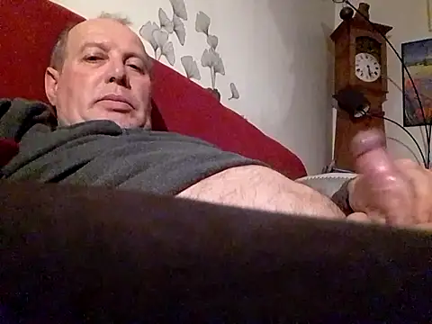 Snapshot of Vince072 chatting on 02/02/26, 09:24 Vince072 online show from 02/02/26, 09:24