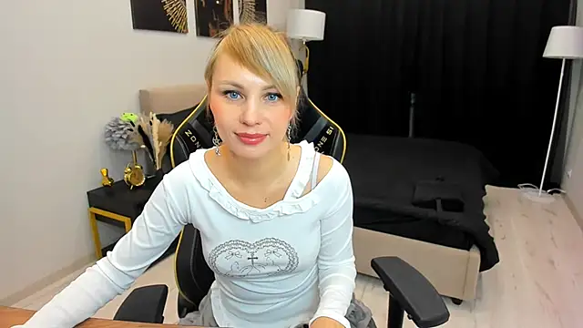 LindaSandy 1 online show from 10/08/25, 06:11