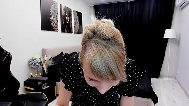 LindaSandy 1 online show from 10/22/25, 09:09