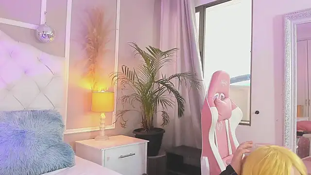 lizy portman online show from 12/19/25, 08:38