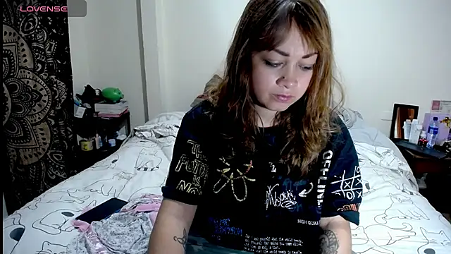 Violet Bosh online show from 11/25/25, 02:17
