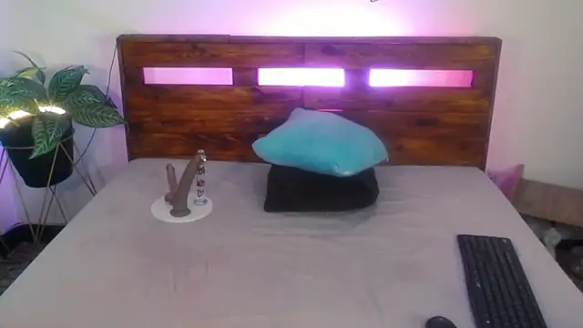 Snapshot of Yeseniaa25_ chatting on 10/02/25, 12:56 Yeseniaa25  online show from 10/02/25, 12:56