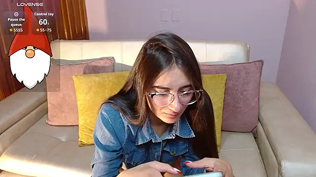 alesiamoore online show from 12/17/25, 03:07