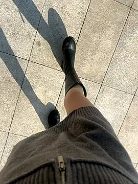 xiaoyuan01 online show from 11/15/25, 01:14