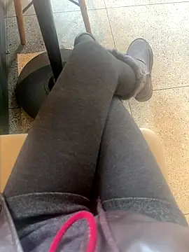 xiaoyuan01 online show from 12/16/25, 03:44