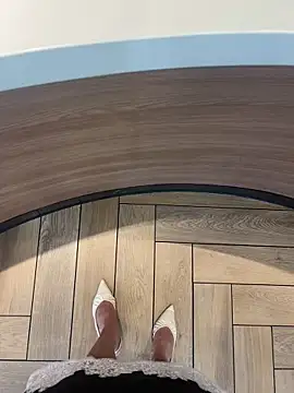 xiaoyuan01 online show from 04/18/26, 04:05