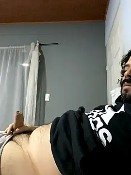 Snapshot of uto857 chatting on 09/28/25, 01:00 uto857 online show from 09/28/25, 01:00