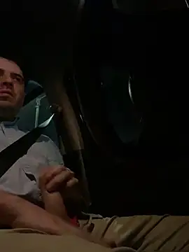 Snapshot of uto857 chatting on 12/14/25, 01:33 uto857 online show from 12/14/25, 01:33