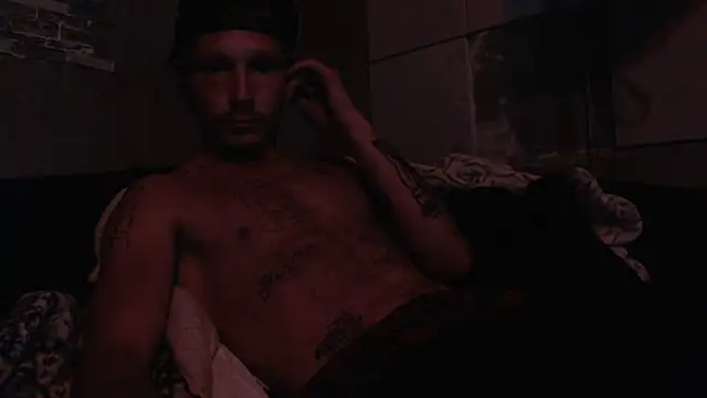 Snapshot of mastertrap chatting on 10/01/25, 09:59 mastertrap online show from 10/01/25, 09:59