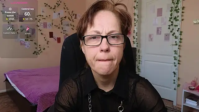 Snapshot of Ronda_Roni chatting on 02/09/26, 12:09 Ronda Roni online show from 02/09/26, 12:09