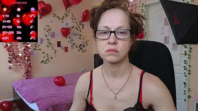 Snapshot of Ronda_Roni chatting on 02/19/26, 12:01 Ronda Roni online show from 02/19/26, 12:01