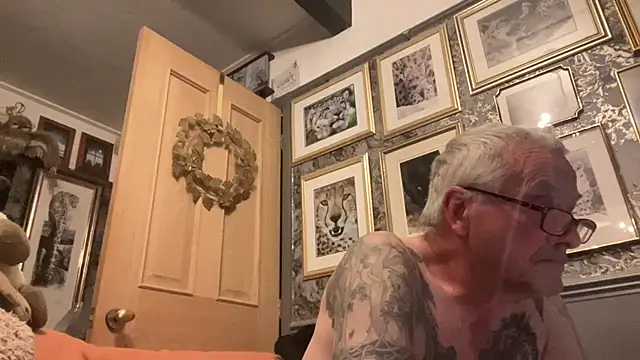 poggles online show from 09/30/25, 08:03