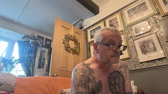 poggles online show from 04/06/26, 06:25