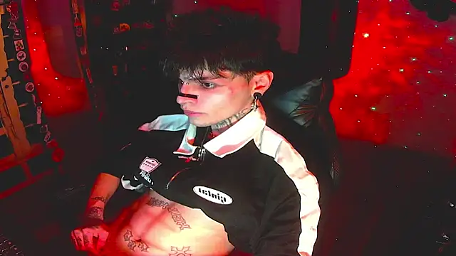 Snapshot of prince_x_dark chatting on 11/21/25, 06:12 prince x dark online show from 11/21/25, 06:12