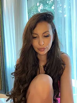 Snapshot of LunaBex chatting on 10/05/25, 07:17 LunaBex online show from 10/05/25, 07:17