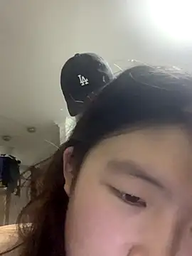 Snapshot of Hui521 chatting on 10/24/25, 04:36 Hui521 online show from 10/24/25, 04:36