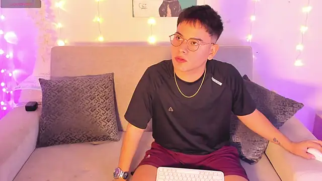 Young Ben online show from 04/18/26, 12:14