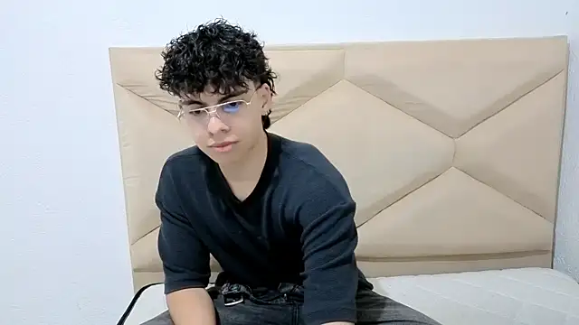 Snapshot of Kei_Dream chatting on 09/19/25, 03:30 Kei Dream online show from 09/19/25, 03:30