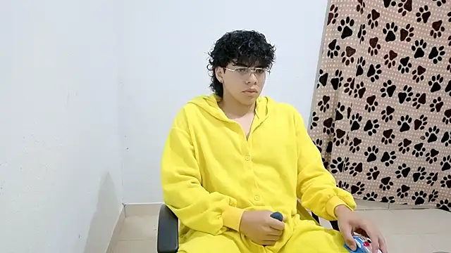 Snapshot of Kei_Dream chatting on 10/30/25, 03:57 Kei Dream online show from 10/30/25, 03:57