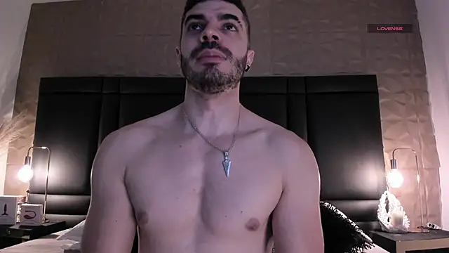 AxelThompson  online show from 11/22/25, 11:09