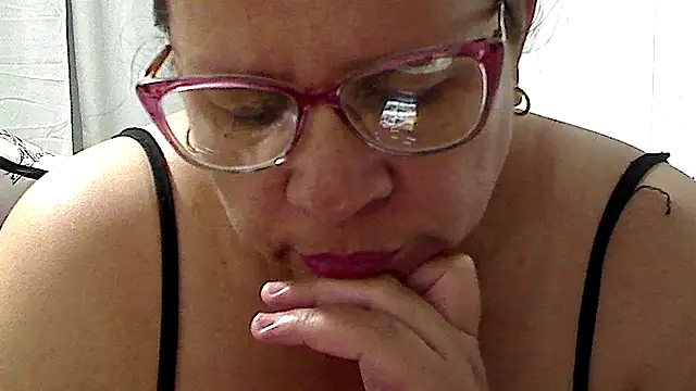 luciana69hot online show from 04/15/26, 08:31