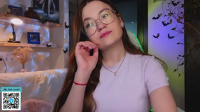 mia here online show from 10/25/25, 11:54