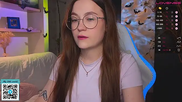 mia here online show from 10/30/25, 12:39