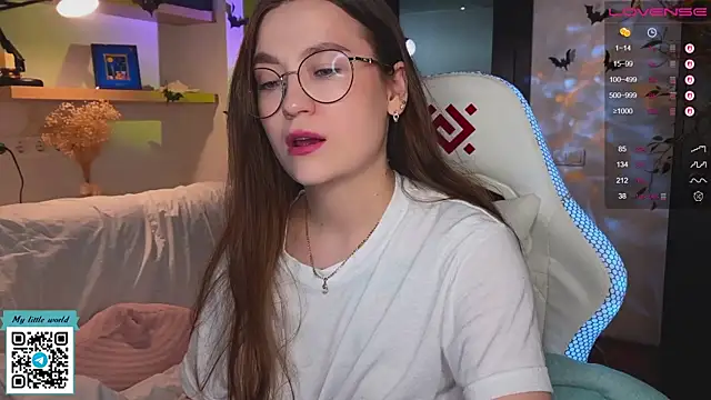 mia here online show from 11/12/25, 01:50