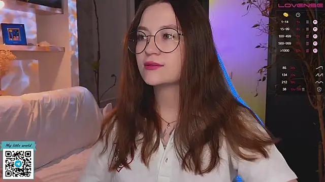 mia here online show from 11/25/25, 02:33