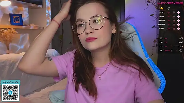 mia here online show from 11/26/25, 02:23